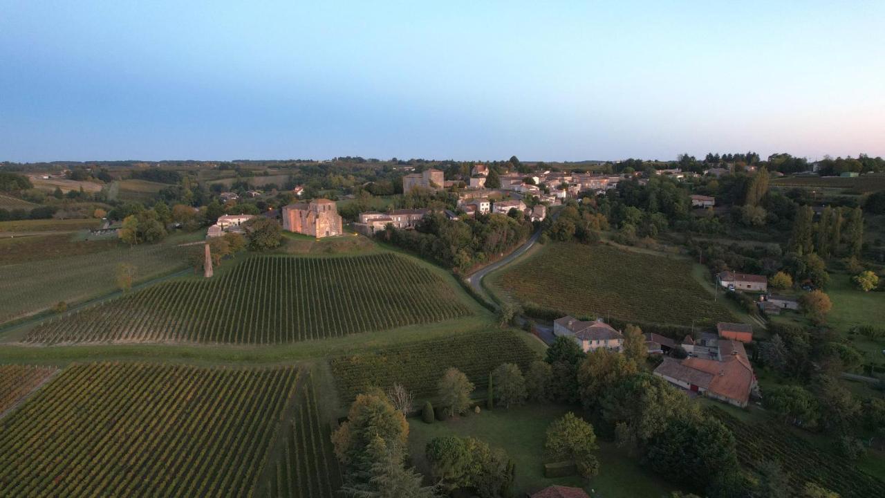 Romantic Gite Nr St Emilion With Private Pool And Views To Die For Pujols  Exterior photo